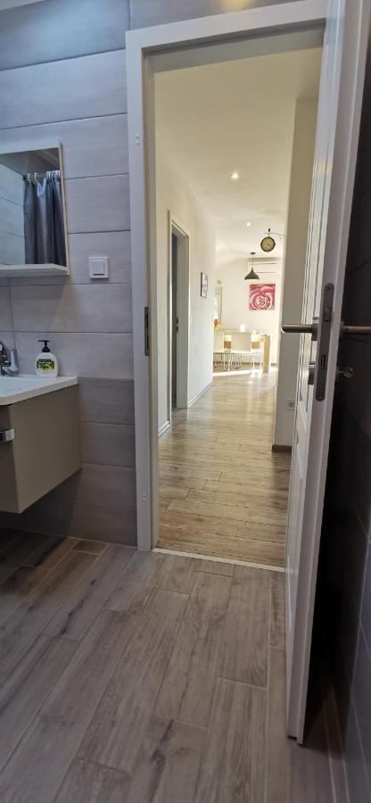 Apartments Angeline Ровинско село Екстериор снимка