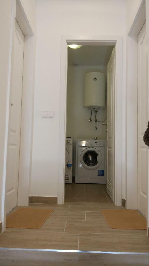 Apartments Angeline Ровинско село Екстериор снимка