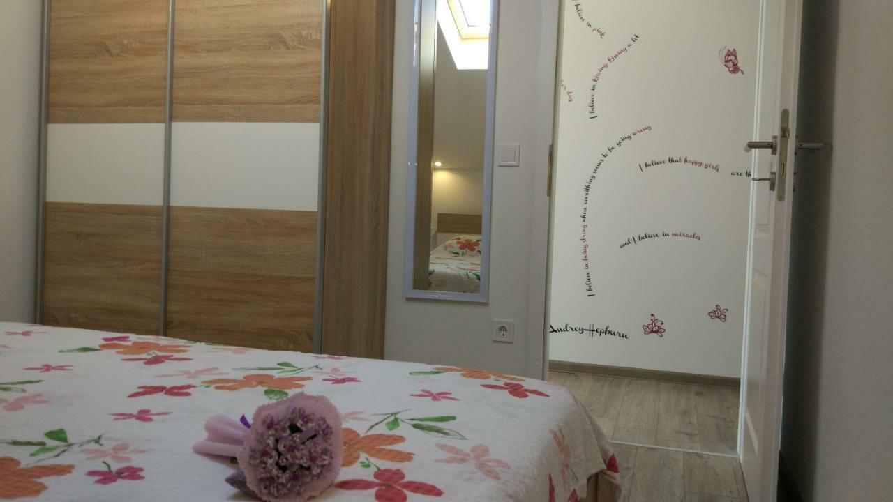 Apartments Angeline Ровинско село Екстериор снимка