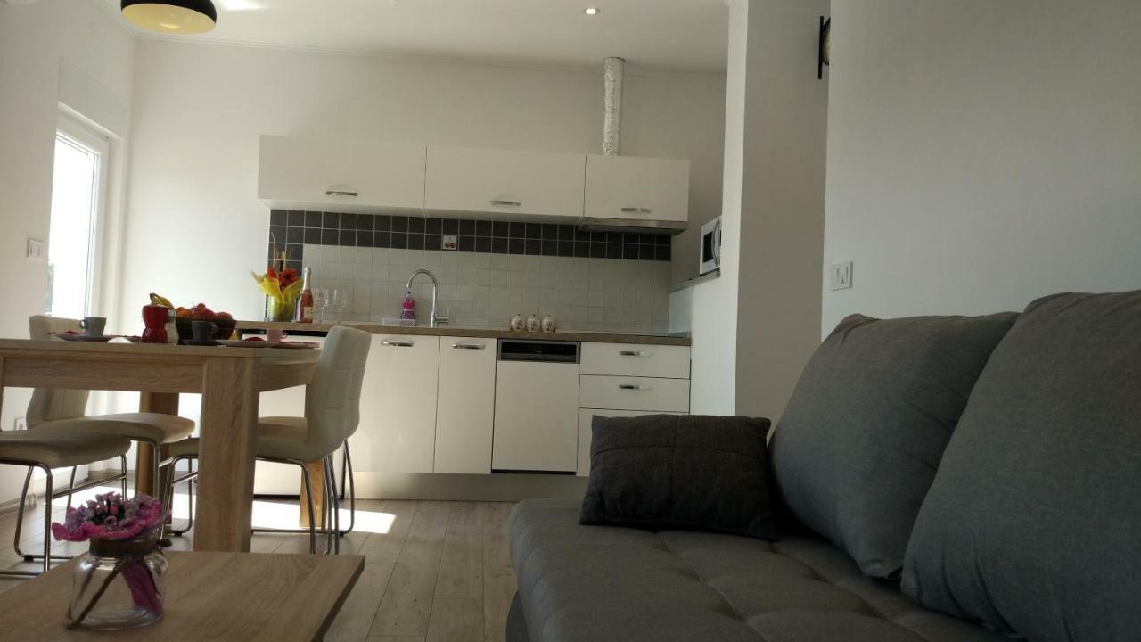 Apartments Angeline Ровинско село Екстериор снимка