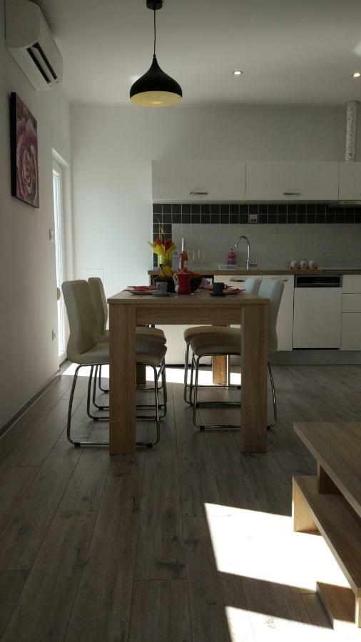 Apartments Angeline Ровинско село Екстериор снимка