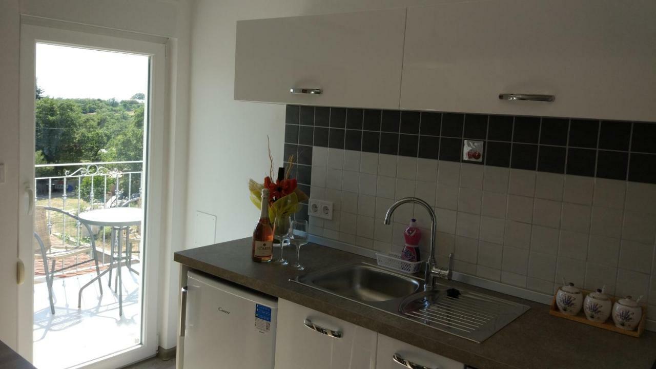 Apartments Angeline Ровинско село Екстериор снимка