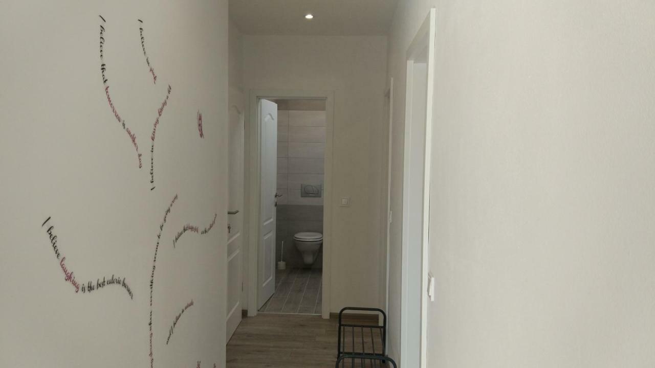 Apartments Angeline Ровинско село Екстериор снимка